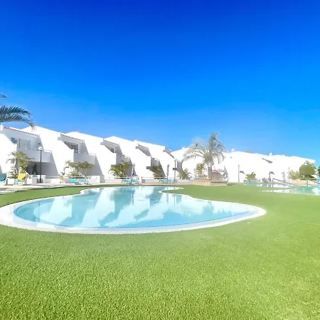 Apartamento Con Estupenda Piscina, Wifi, Tenerife Sur *