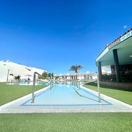 Apartamento Con Estupenda Piscina, Wifi, Tenerife Sur * アデヘ